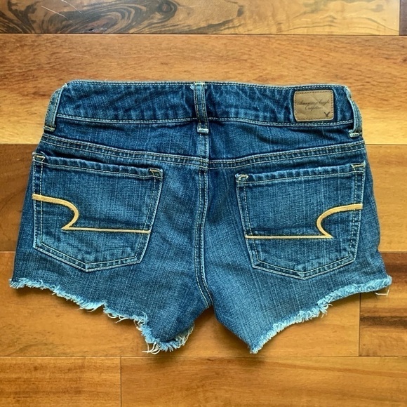 American Eagle distressed shorts - Picture 2 of 3